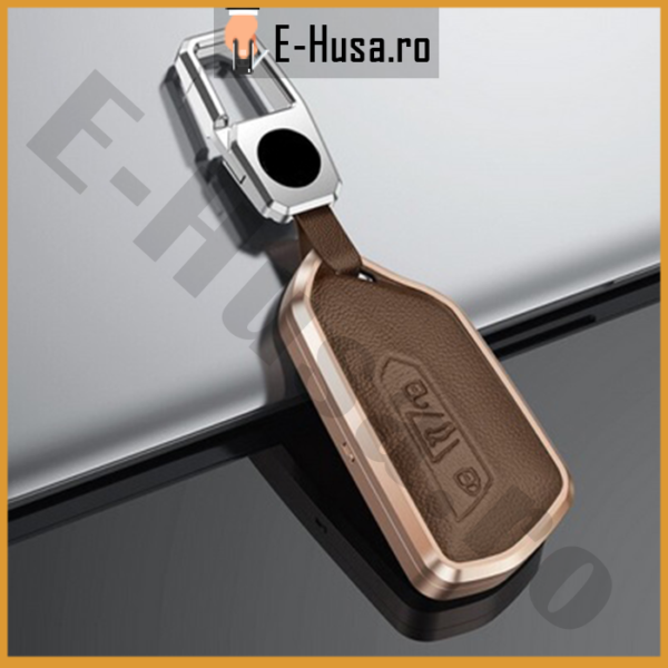 Husa Cheie Auto Aliaj Aluminiu si Piele Brown VW Golf 8 webp 2